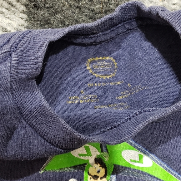 Nintendo shirt - Picture 2 of 2